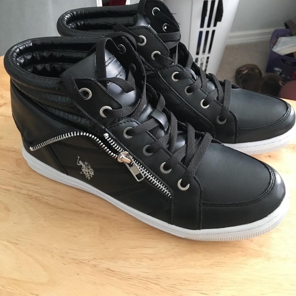 U.S POLO ASSN. Black sneakers with silver zipper on the side/ Size: 10